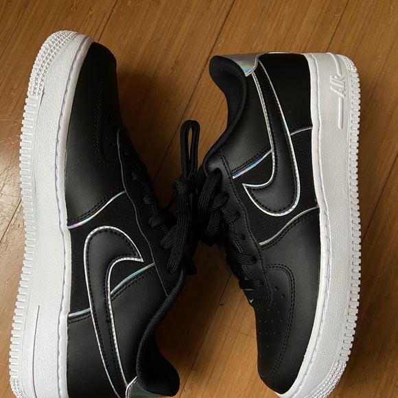 NIKE AIR FORCE ONE AF1 BLACK WHITE SILVER BQ7042 - Picture 9 of 12